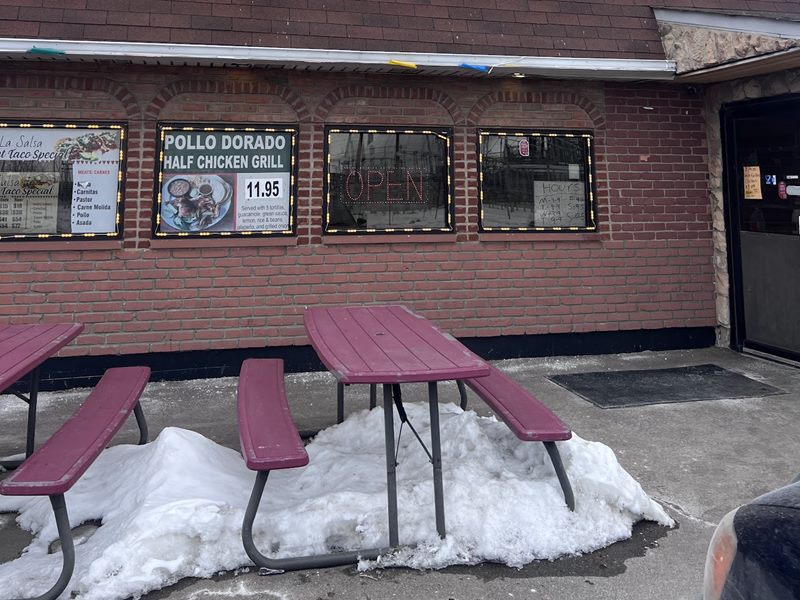 La Salsa Mexican Cuisine exterior